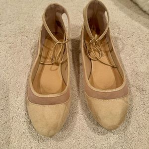 Christian Siriano ankle tie suede flats, tan, size 8